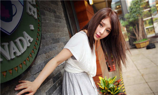 黄平想找一个女性生孩子给报酬-｛找个女人生孩子多少钱｝